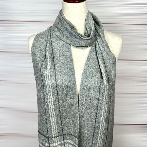 NWOT Ann Taylor Cashmere Long Gray Scarf with Fringes Unisex - Picture 4 of 9